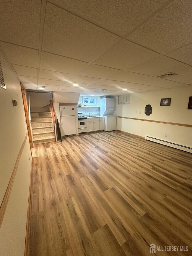 Building Photo - 42 Pershing Ave