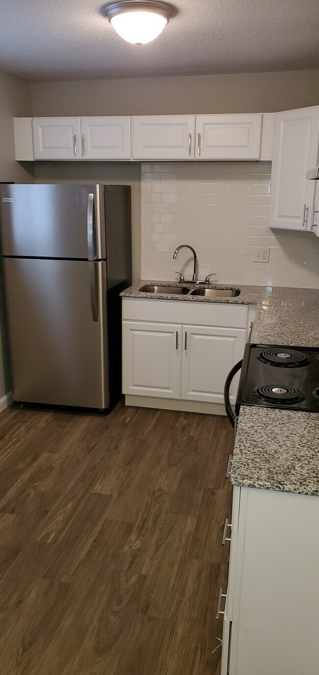 Building Photo - Newly rehabbed 55+ Community in Belton, MO!