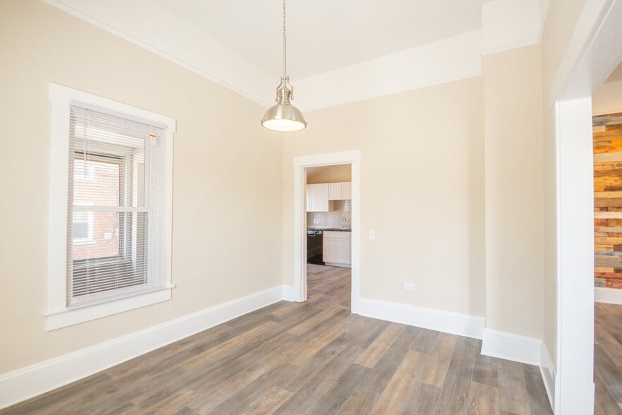 Building Photo - 37735 Vine St