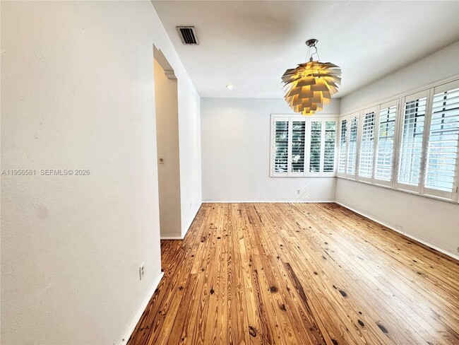 Building Photo - 1056 Jefferson Ave