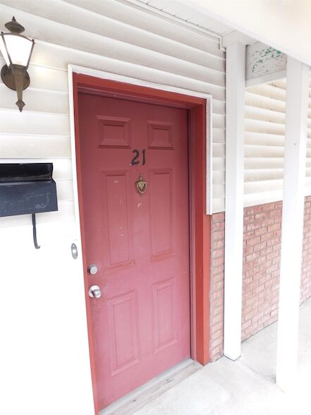 Building Photo - 21 W 14th St