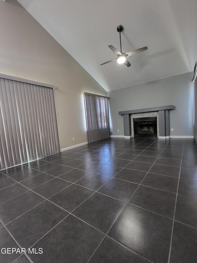 Building Photo - 1802 Frank Sinatra Pl