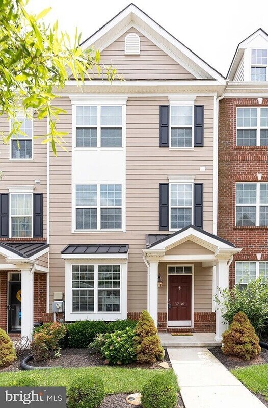 Primary Photo - 3736 Green St