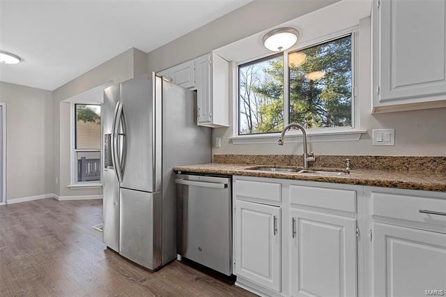 Building Photo - 655 Foxtail Dr
