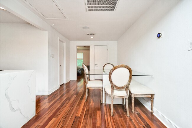 Building Photo - 1204 Archer St