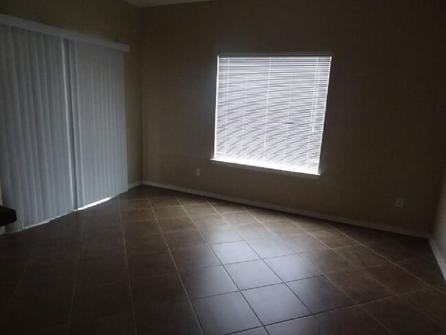 Building Photo - 12325 Sombra Grande Dr