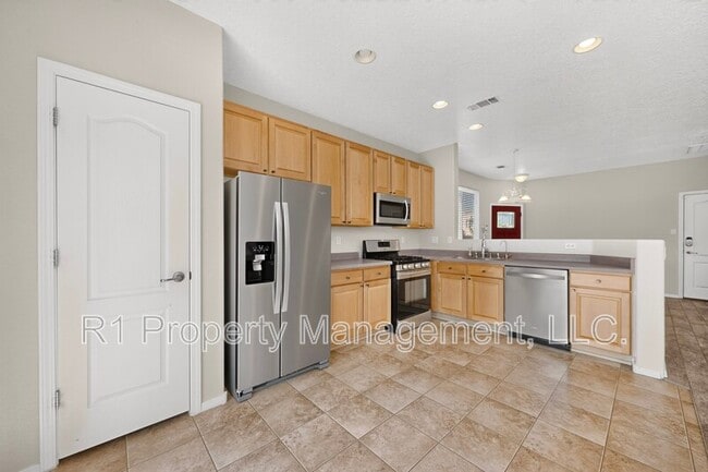 Building Photo - 2323 Margarita Dr SE