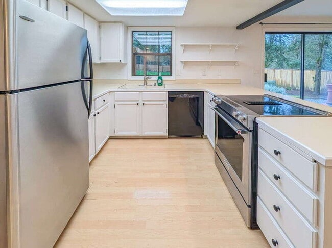 Building Photo - 115 E Jonathan Rd