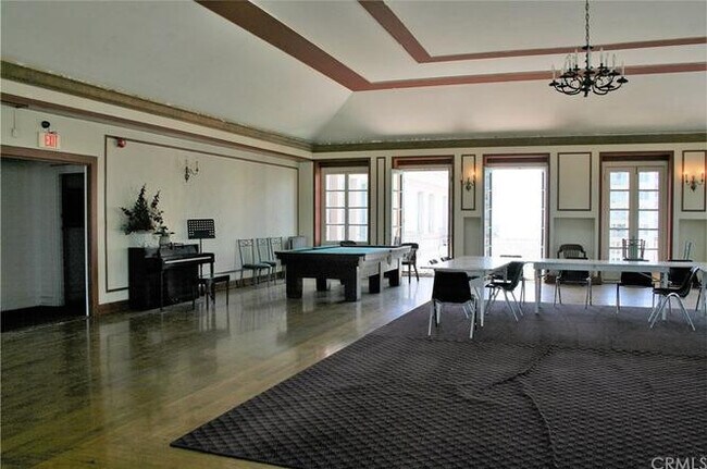 Building Photo - Spacious Studio at the Cooper Arms in the ...