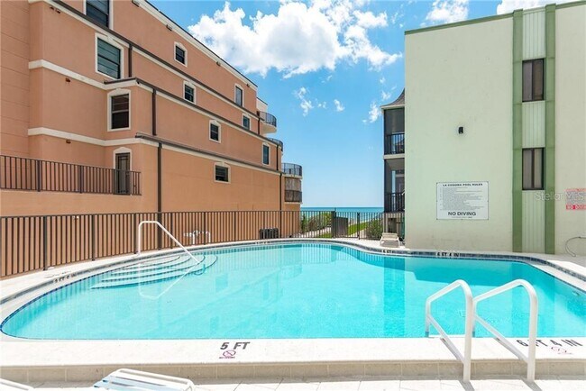 POOL OVERLOOKING BEACH - 2810 N Beach Rd