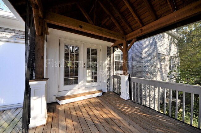 Building Photo - 5614 Chamblee Dunwoody Rd