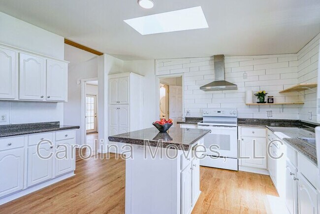 Building Photo - 78 Old McElhaney Rd