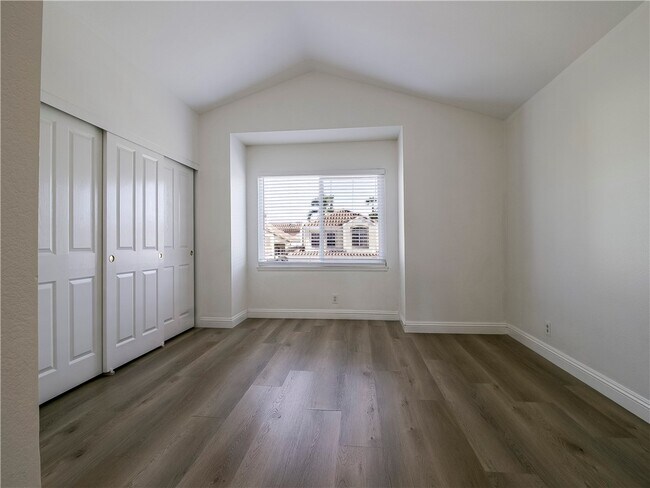 Building Photo - 25035 Eaton Ln