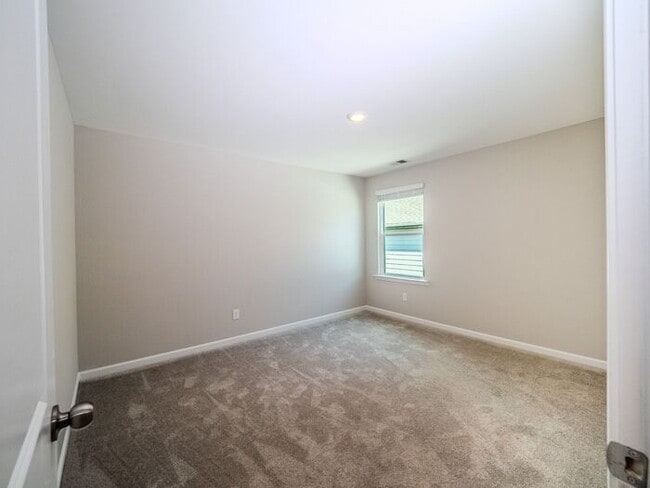Building Photo - 287 Golden Eagle Pkwy