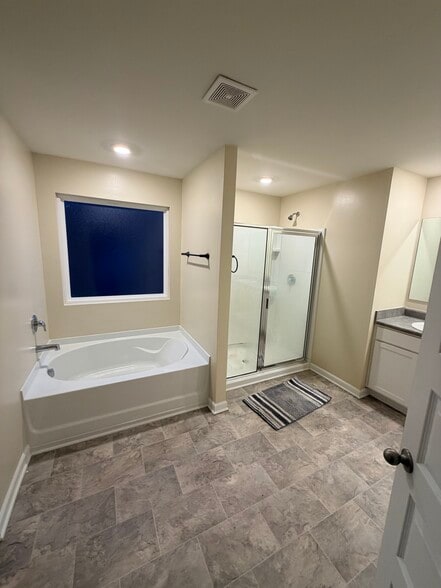 Primary Bath - 168 Hampton Cir