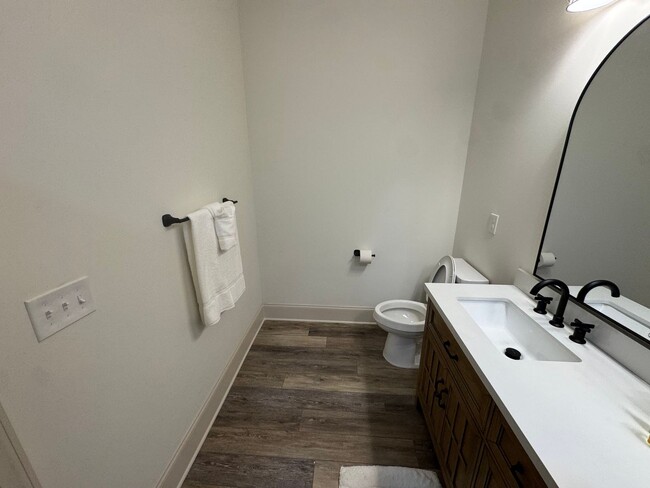 Building Photo - Fully Renovated Home just minutes from Downtown Rock Hill