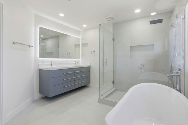 Building Photo - Beautiful 4-Bedroom 3-Bathroom Sunnyvale Home