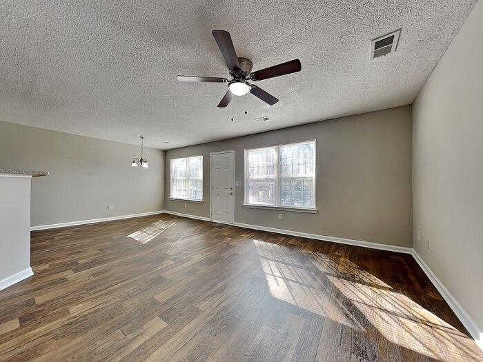 Building Photo - 1230 Brookstone Rd