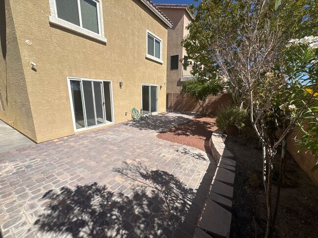 Building Photo - 4-bedroom house for rent in Highlands Ranch!