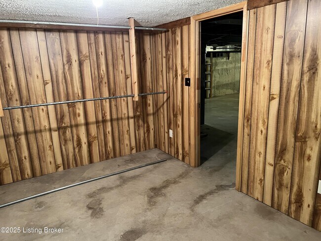 Building Photo - 9310 Habersham Dr