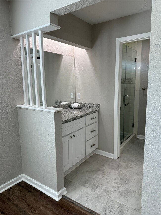 Building Photo - 15815 Whipple Tree Dr