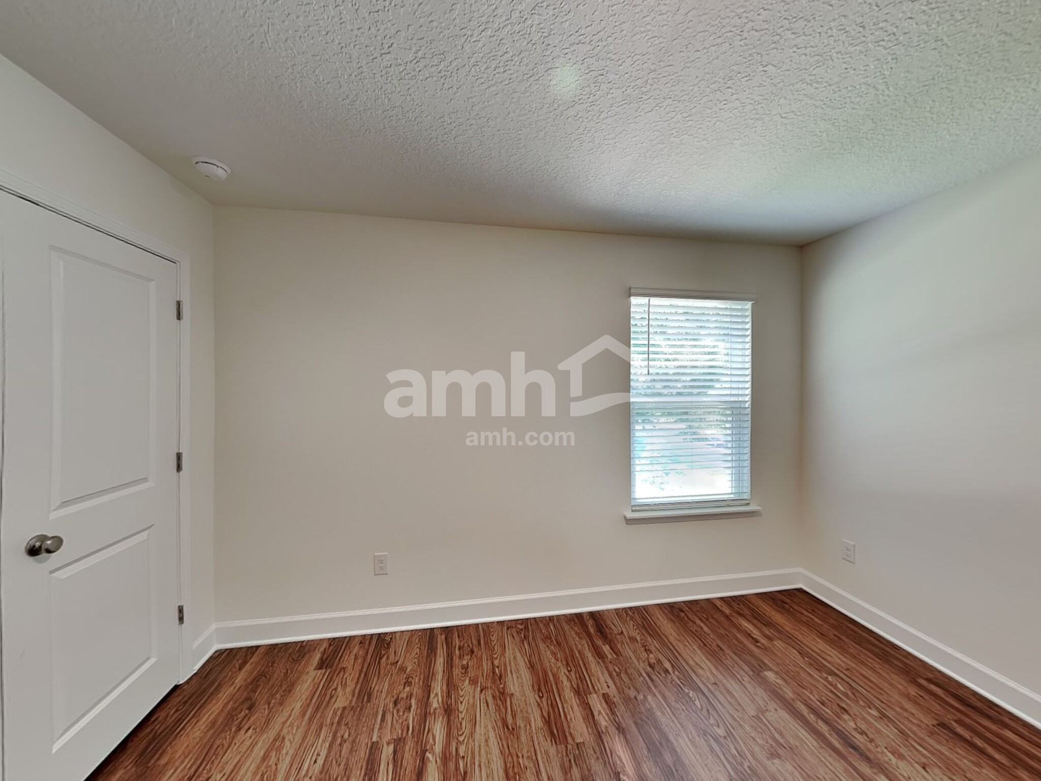 Building Photo - 1001 Highland Walk