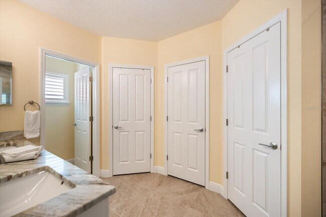Building Photo - 2339 Datura St