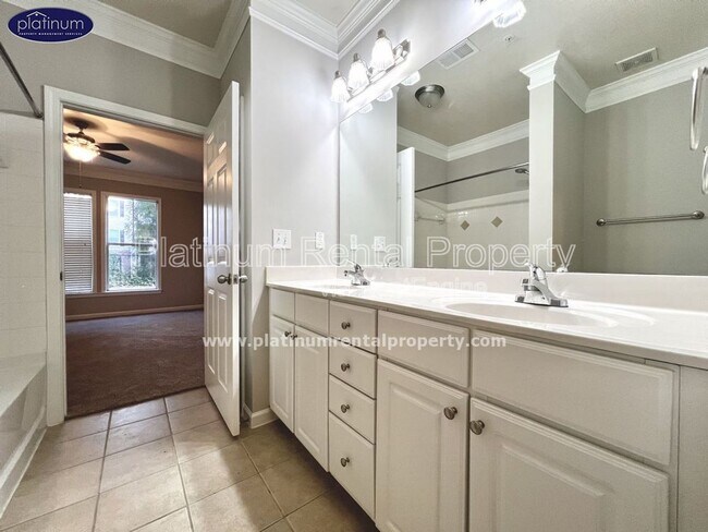 Building Photo - 1850 Cotillion Dr