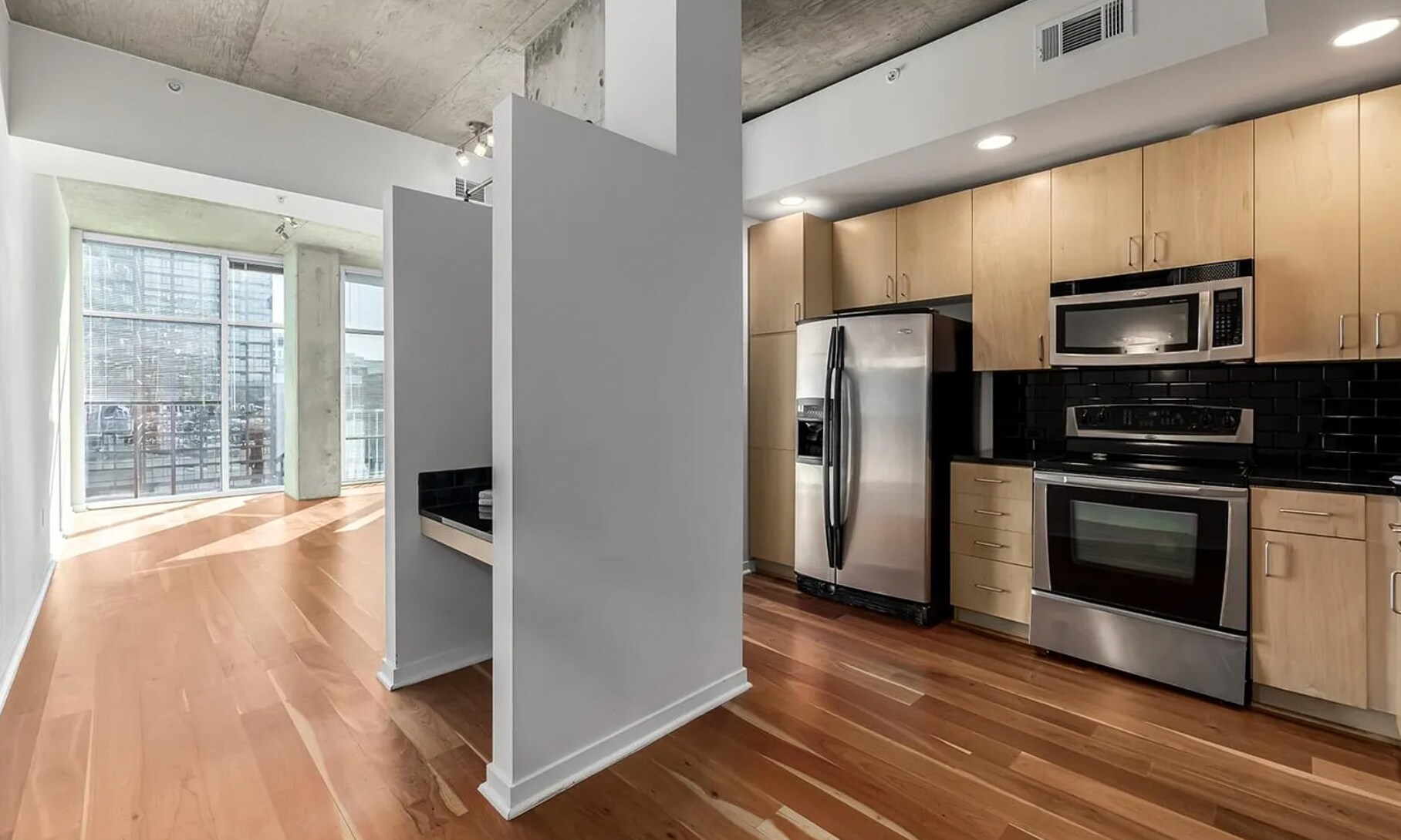 Building Photo - 1700 Bassett St