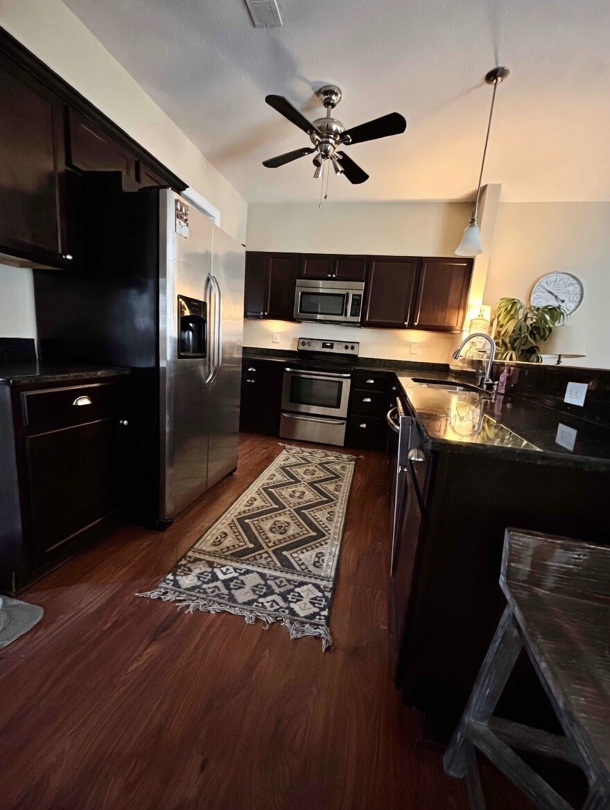 Building Photo - 2300 Chavis Dr