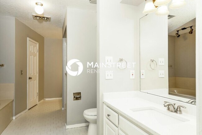 Building Photo - 3 Bedroom Pet-Friendly Home in Edmond, OK ...