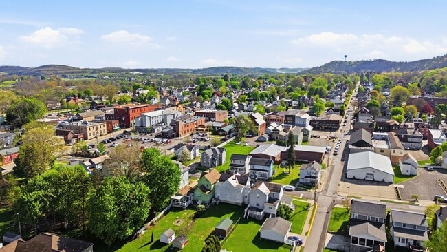 Building Photo - 125 S Clay St