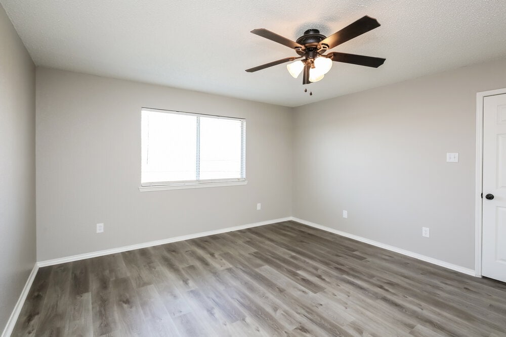 Building Photo - 5904 Heatherglen Terrace