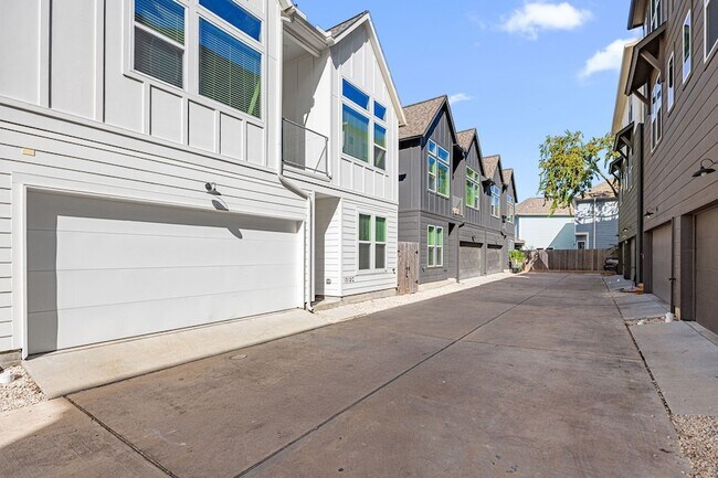 Building Photo - 1312 Heslep St