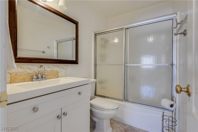 Building Photo - 6211 Meadow Brook Ln