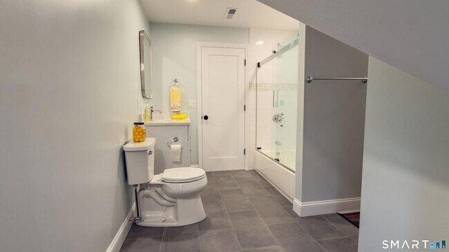 Building Photo - 43 W Prospect St