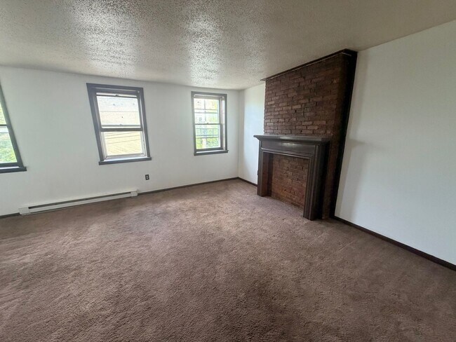 Building Photo - 1BR AVAILABLE NOW! - Monroe St Troy