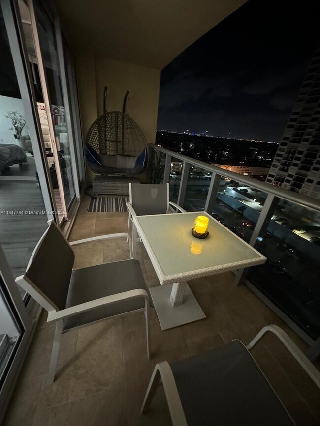 Building Photo - 2501 S Ocean Dr