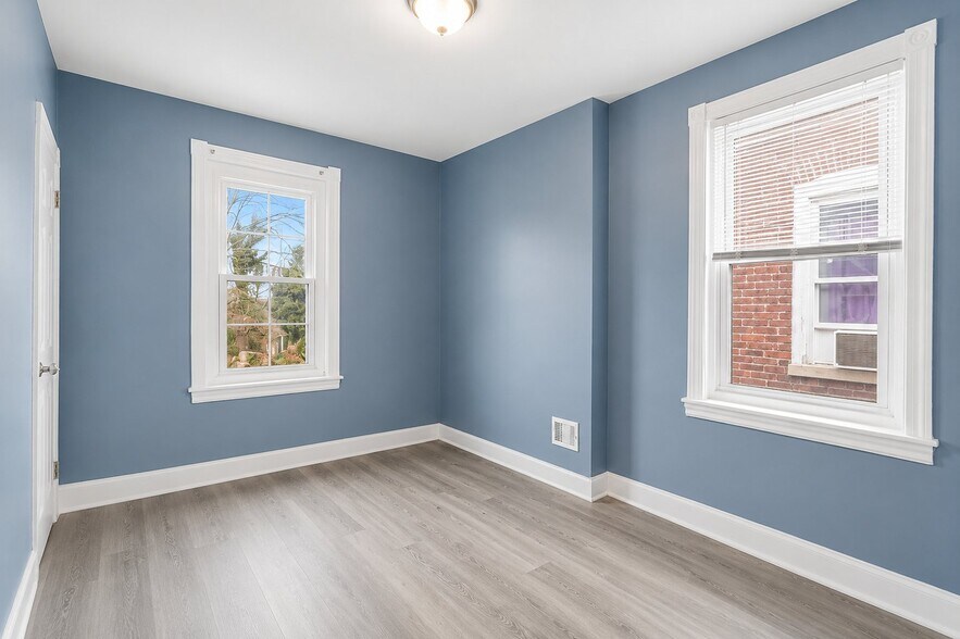 Building Photo - 1110 Morton Ave