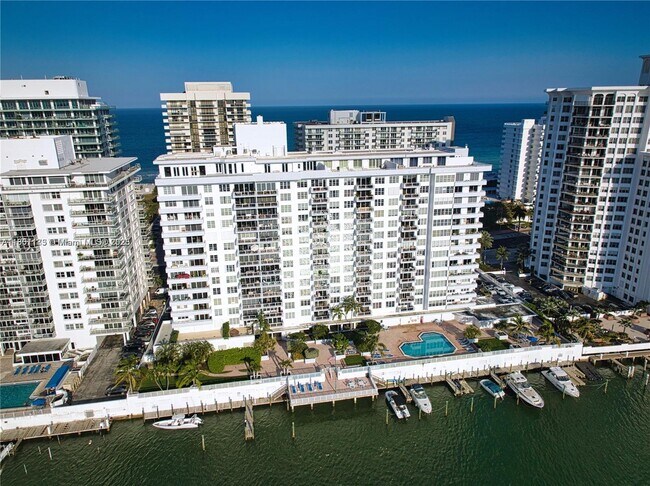 Building Photo - 5700 Collins Ave