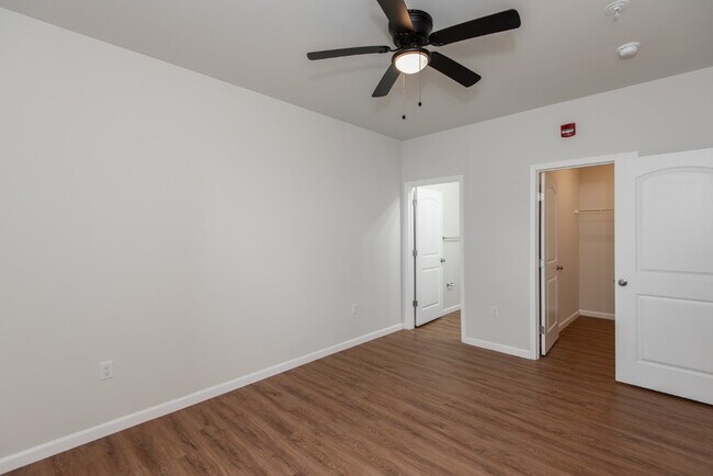 Building Photo - 211 Harmony Mdws Ct