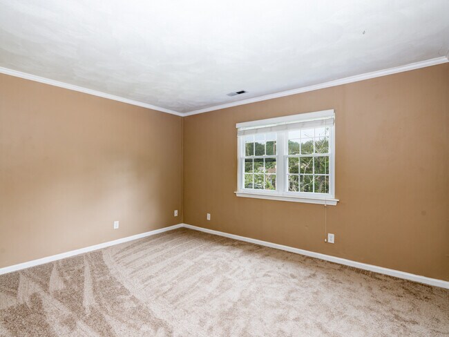Building Photo - 1805 Oneida Ct
