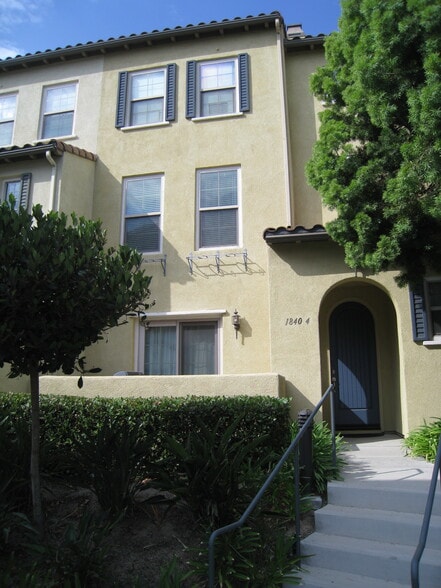 front entry - 1840 Spring Straw Ln