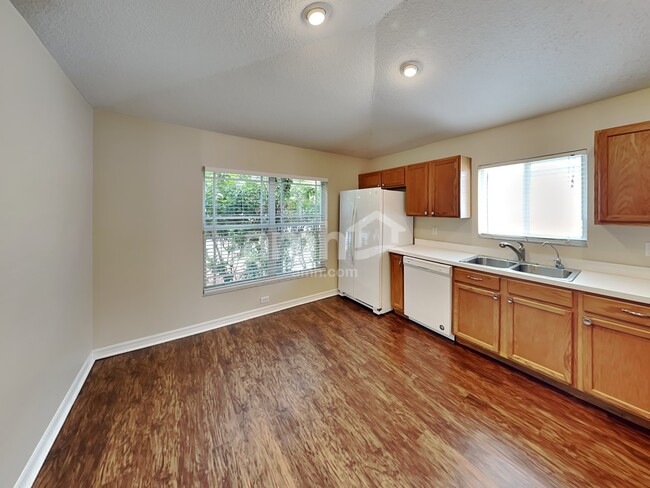 Building Photo - 12822 Lake Vista Dr