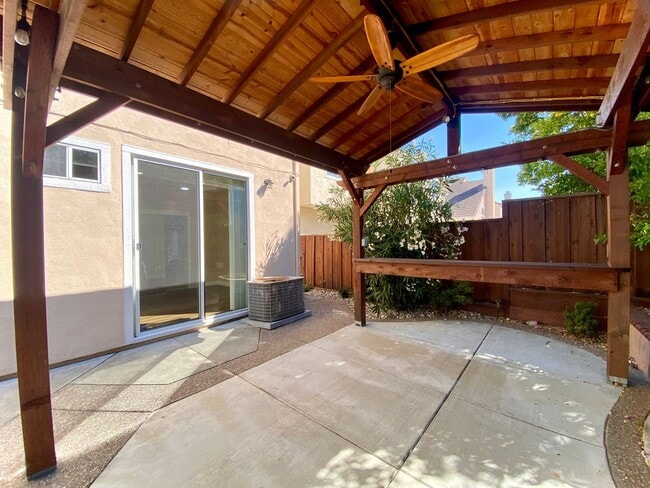 Building Photo - Gorgeous 4-bedroom Ardenwood Home for rent...