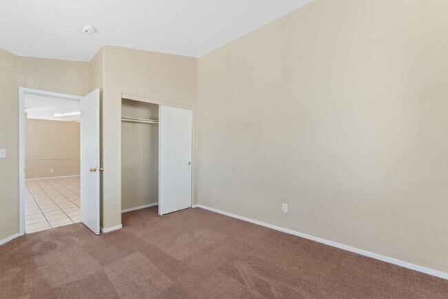 Building Photo - Charming Home with Spacious Backyard!