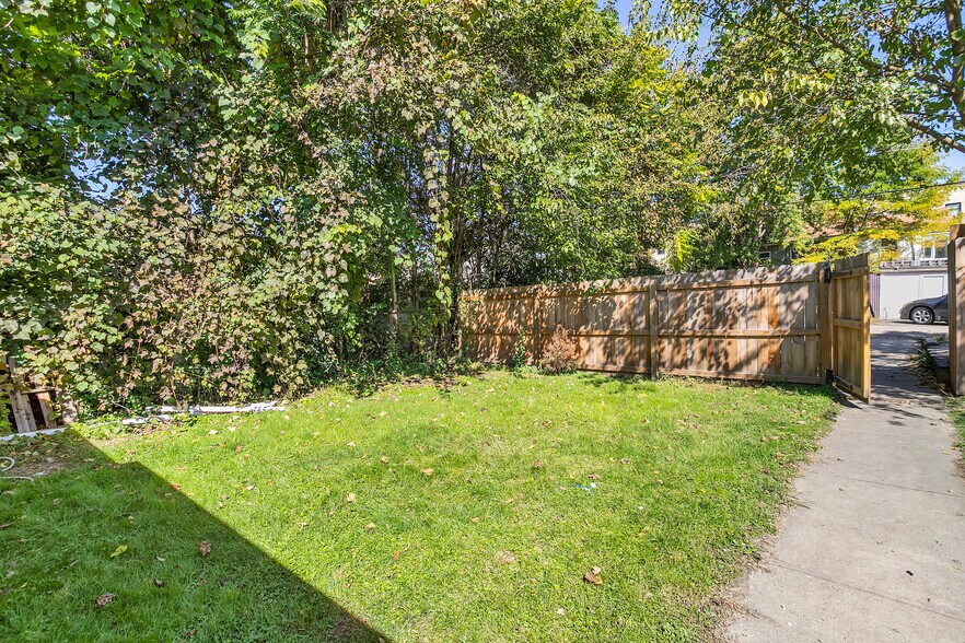 Building Photo - 808 Steuben St