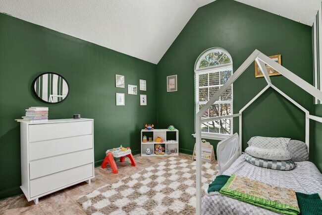 Building Photo - 211 Mikal Dr