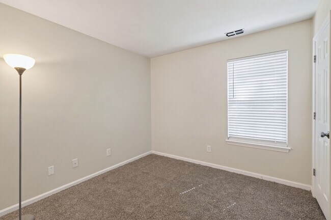 Building Photo - 9287 Hickory St