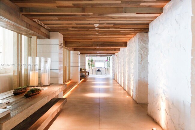 Building Photo - 2301 Collins Ave